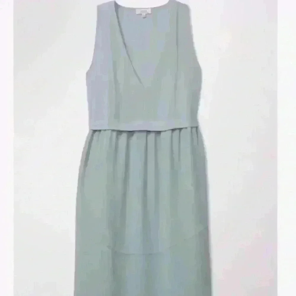 Wilfred Light Gray V-Neck Mini Dress